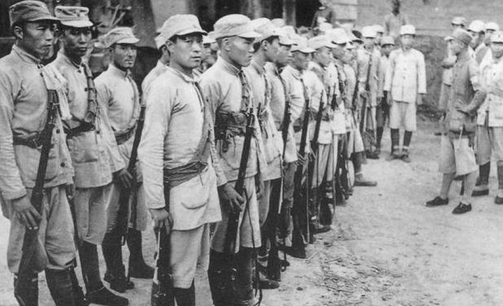 
为何接触的时候 双方都要留预备队？直接压上去 胜算不更大吗？：3377体育(图1)