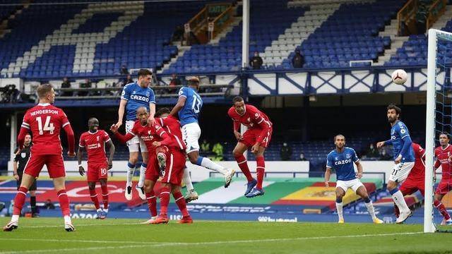 3377体育：
体毛越位无罪！既不流通又不公正才是VAR最大悲伤(图2)